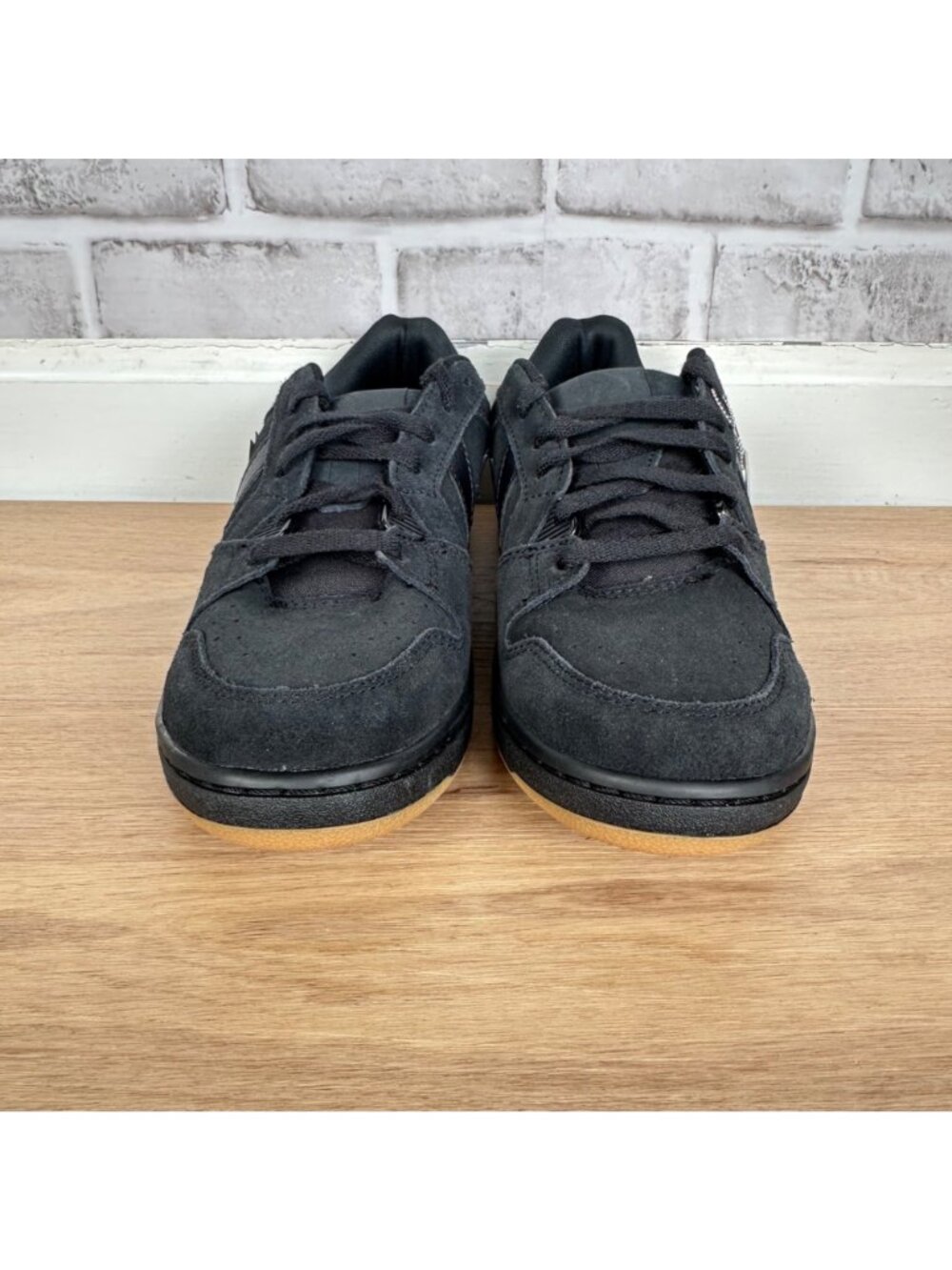 ⭐Converse CL98 Low Top Size 9 Women's shoes Sneakers Leather Black A14182C - Picture 3 of 9